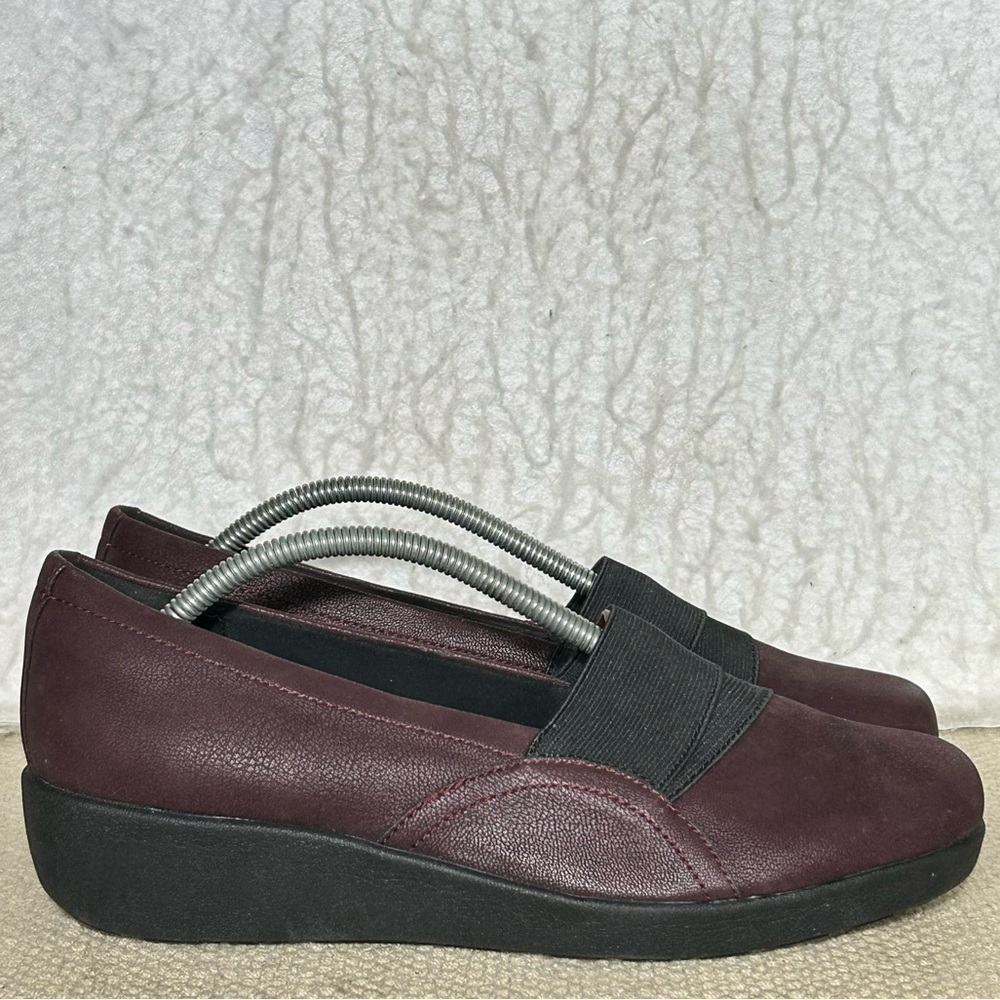 Easy Spirit Womens Maroon Kaleo 3 Comfortable Wedge Heel Loafer Shoes SZ 9.5W